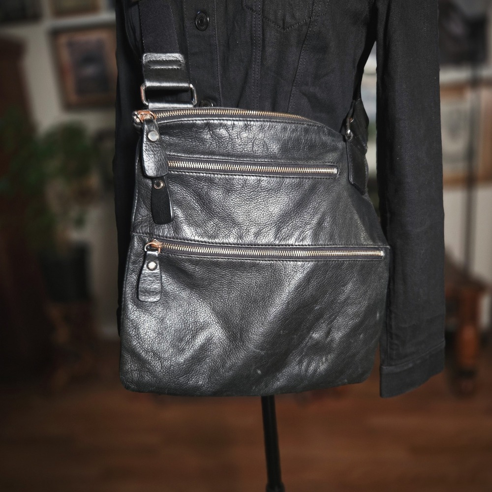 Margot‎ Black Genuine Leather Crossbody Bag Multi Zip Adjustable Strap Pocket